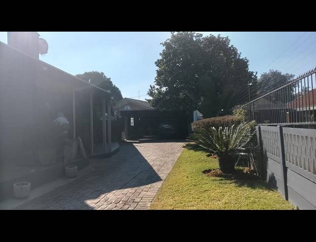 4 BEDROOM HOUSE FOR SALE IN GREENHILLS